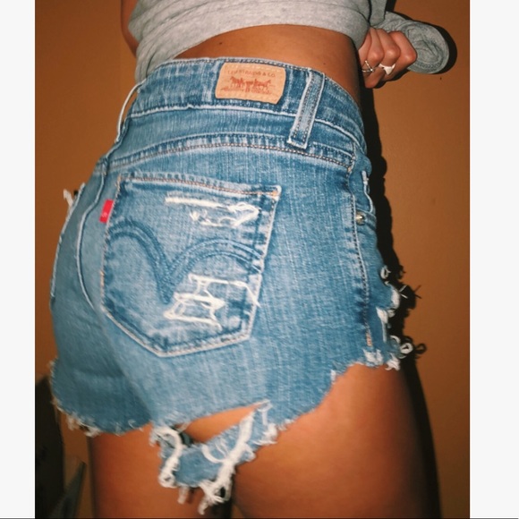 Levi's Pants - Levi cut offs😻😻